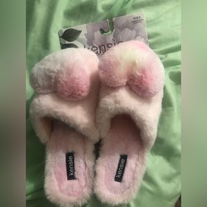new kensie make pretty powerful  memory foam slippers size 9 $15